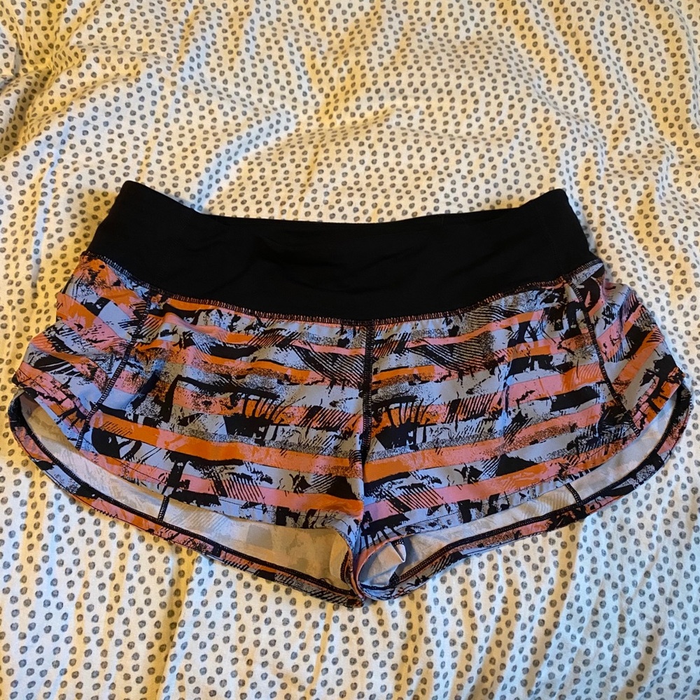 Lululemon Speed Shorts/ Size 6/ 4 way stretch